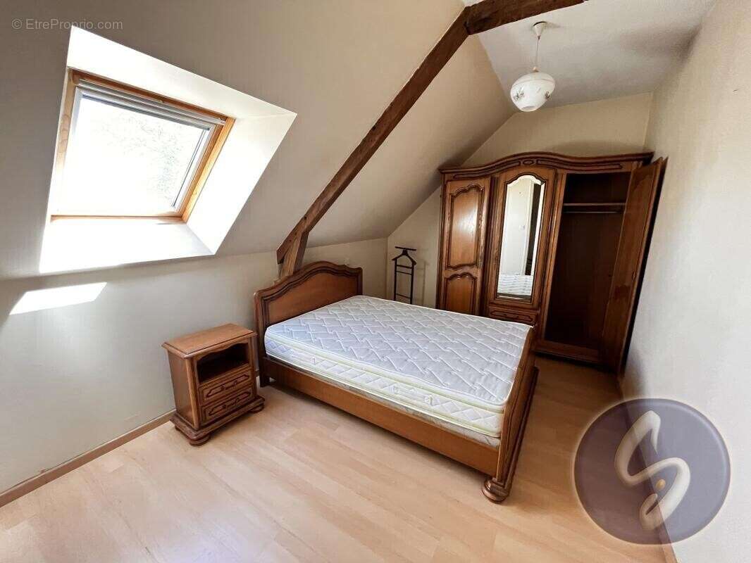 Maison de charme avec dépendances et fort potentiel - Proche - photo 9