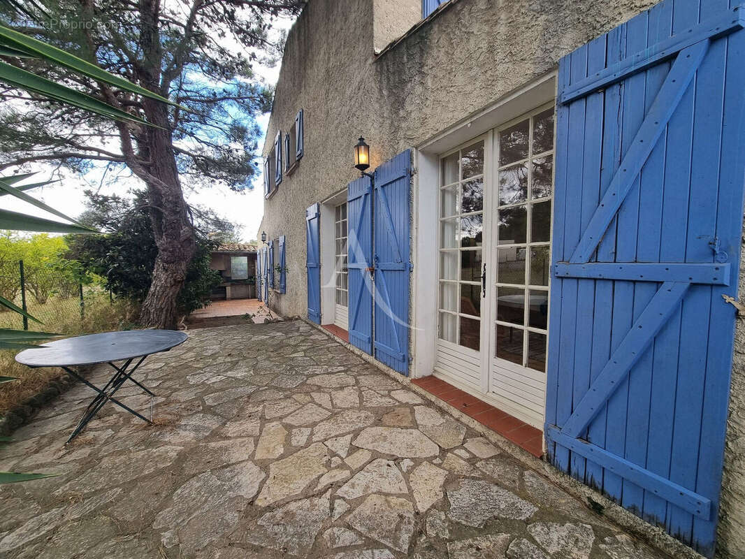 Maison à MOUSSAN