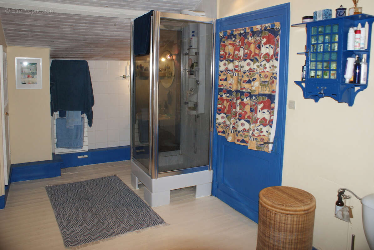 Maison à MONTLIEU-LA-GARDE