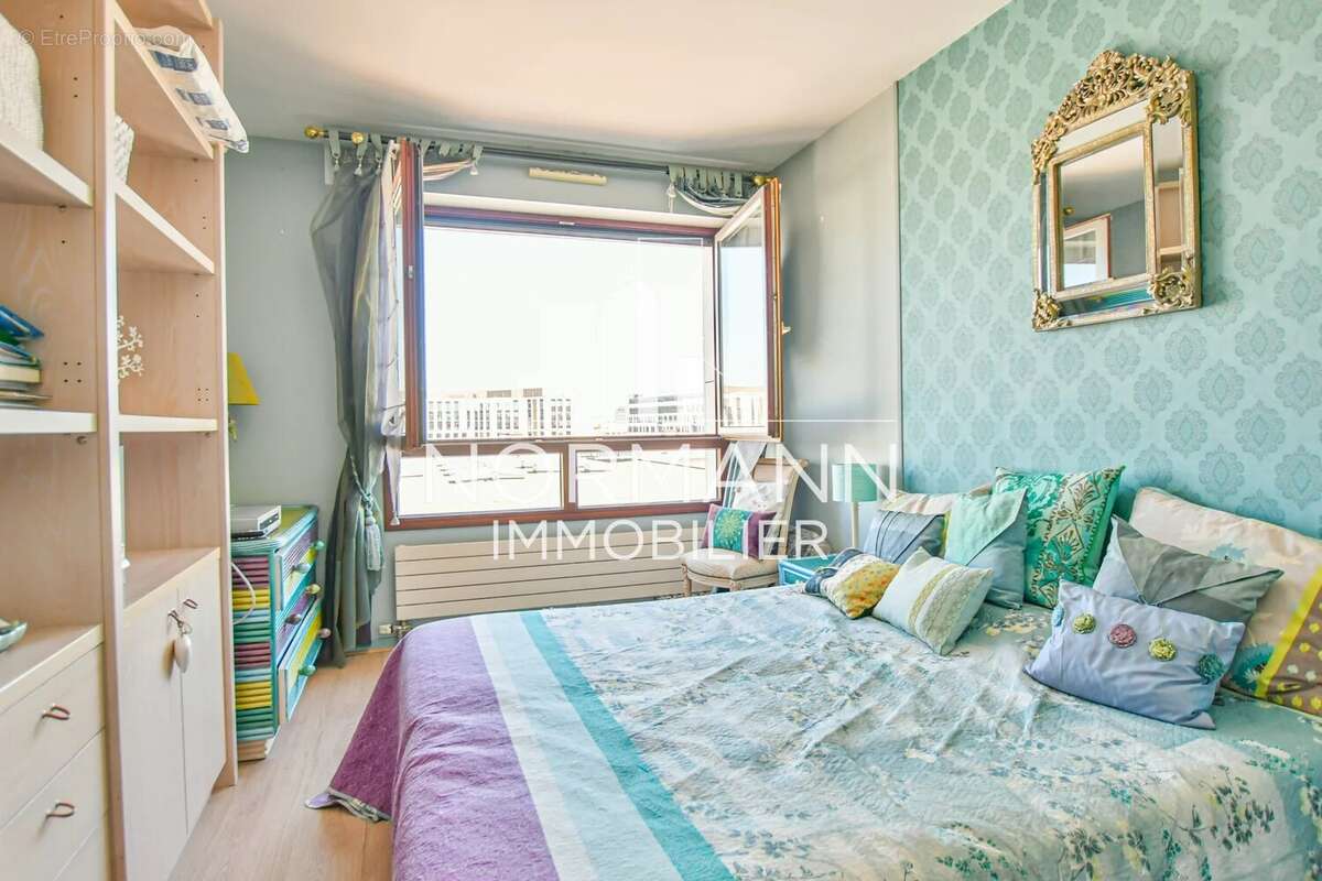 Appartement à LEVALLOIS-PERRET