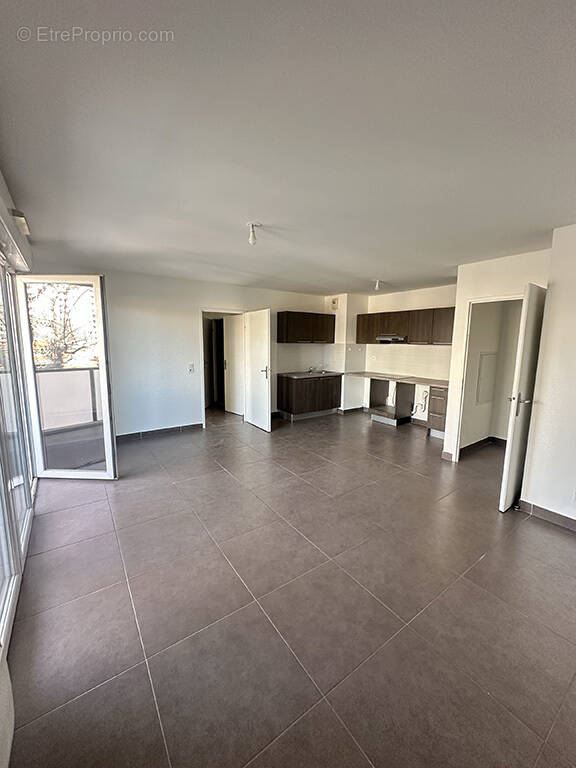 Appartement à MARSEILLE-4E