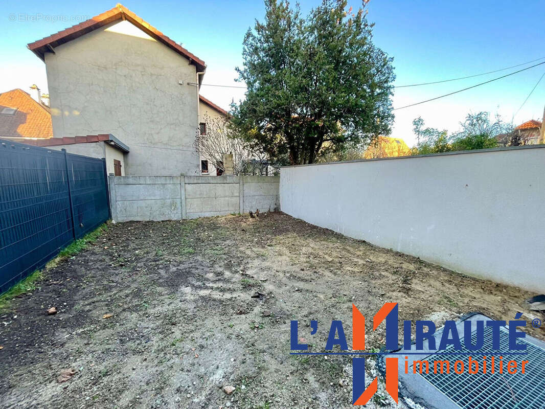 Maison à SARTROUVILLE