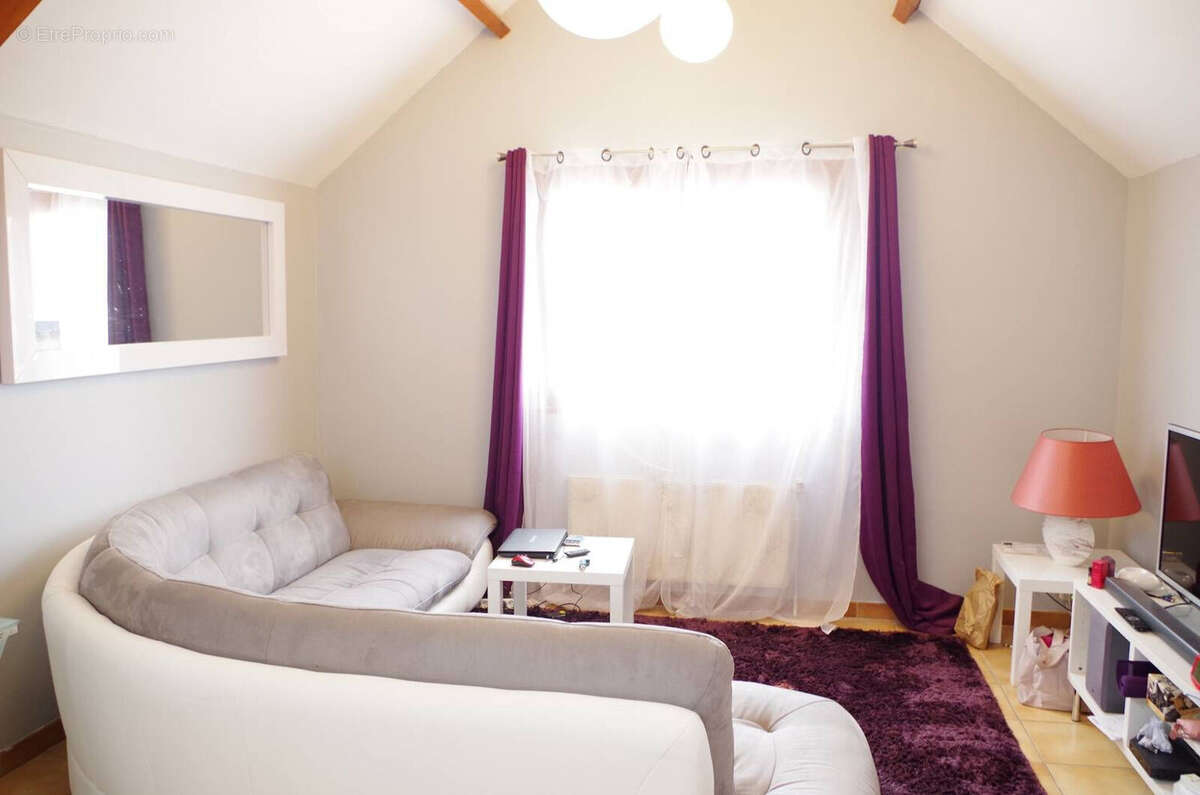 Appartement à CHEVRY-COSSIGNY