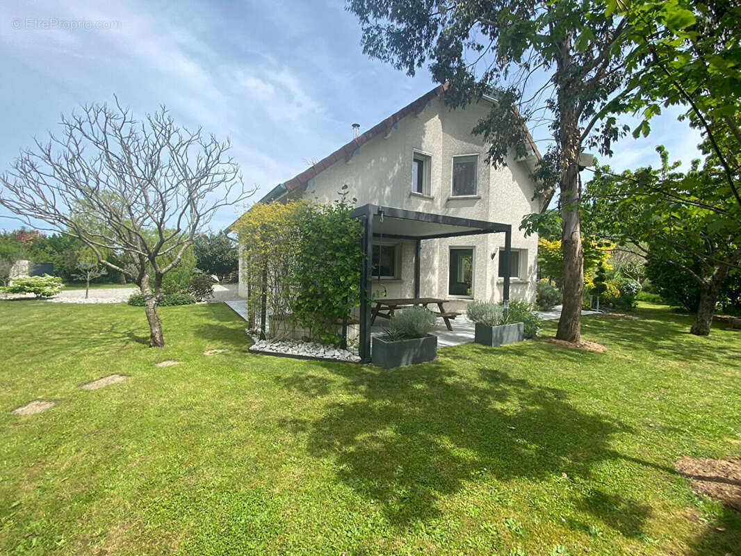 Maison à POLIGNY
