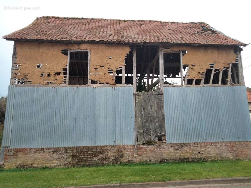 Terrain à CAMPS-EN-AMIENOIS