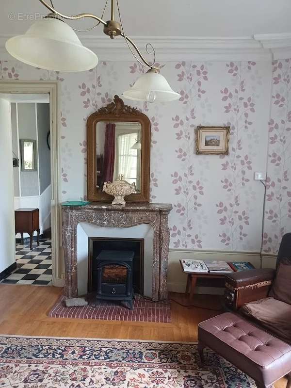 Maison à EGUZON-CHANTOME