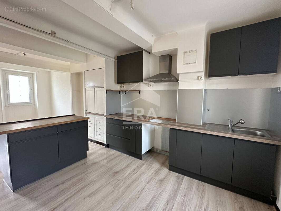 Appartement à MALIJAI