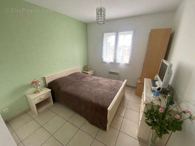 Très belle maison de plain-pied avec garage et double garage sur beau terrain de 2700 M2 - photo 13