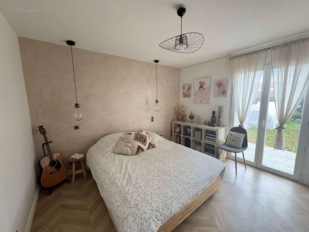 Maison à SAINT-PAUL-DE-VARAX