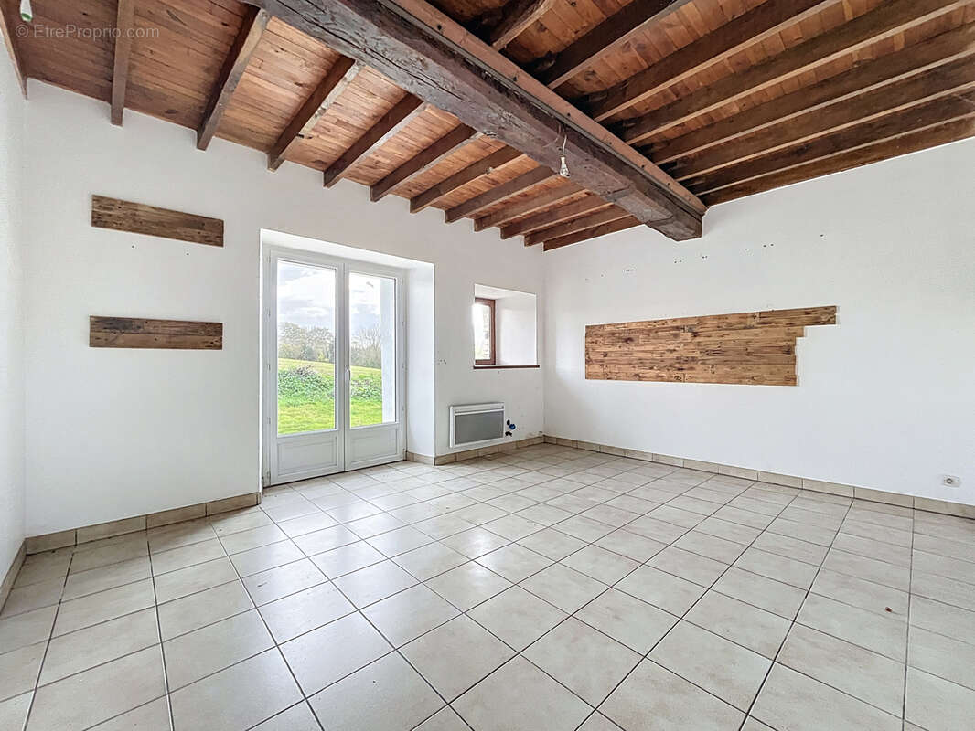 Maison à SAINT-GEORGES-MONTCOCQ