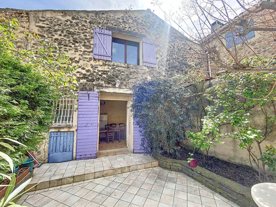 Maison à LA MOTTE-D'AIGUES