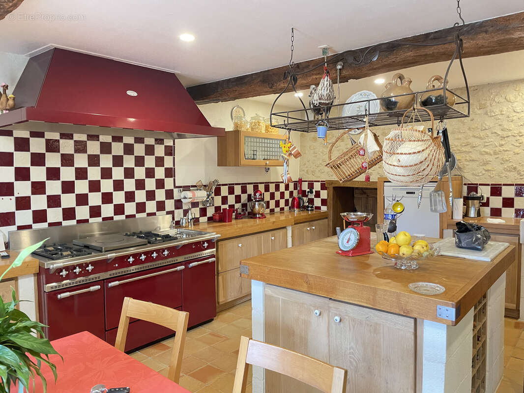 Maison à VIC-FEZENSAC