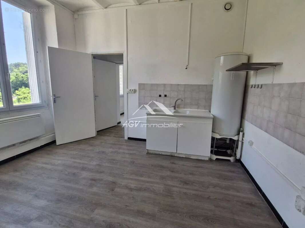Appartement à MOLIERES-SUR-CEZE