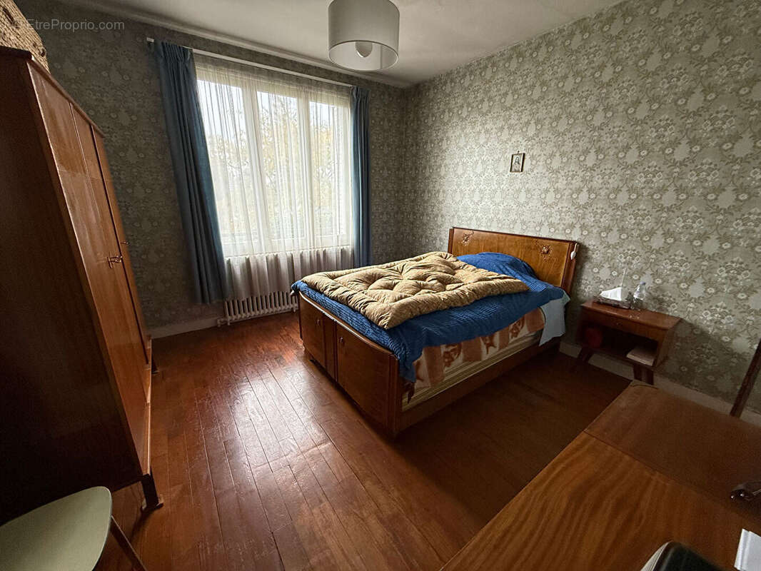 Maison à SAINT-JEAN-DE-BRAYE