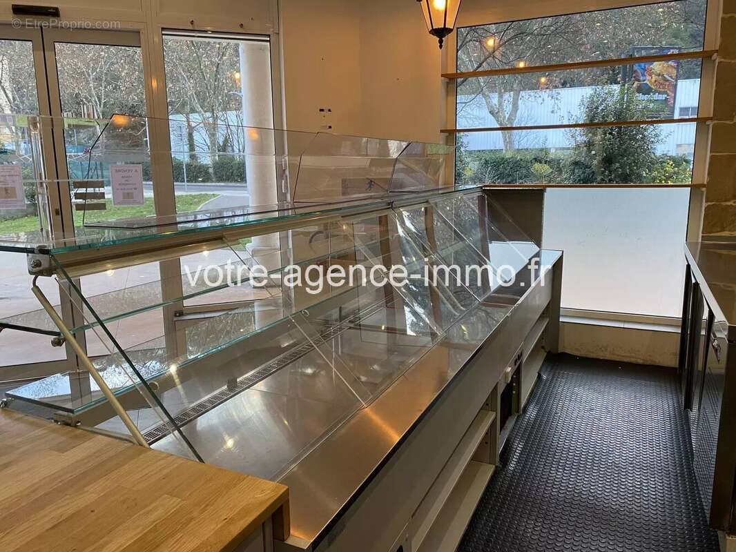 Commerce à SAINT-ANDRE-DE-LA-ROCHE