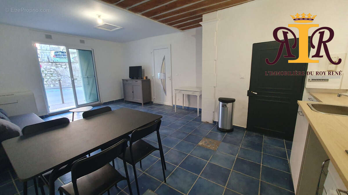 Appartement à LA TOUR-D'AIGUES