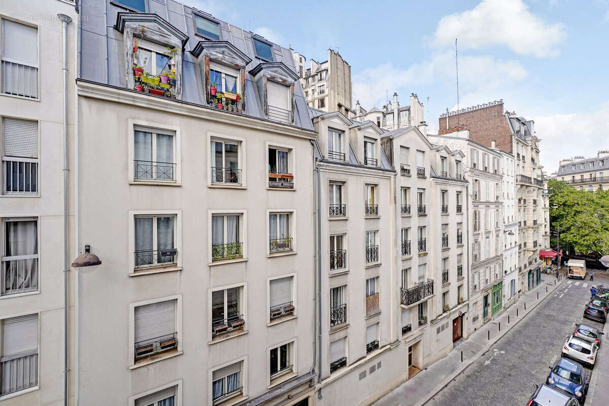 Appartement à PARIS-18E