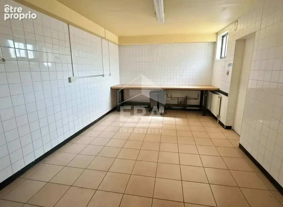 Local commercial 85m² à lançon-provence - photo 4