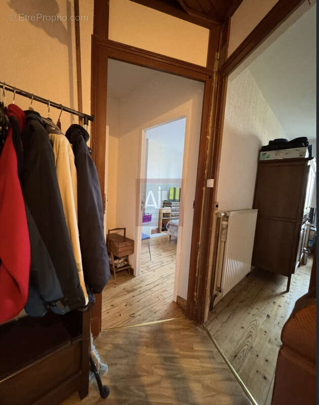 Maison rénovée avec garage et grange - photo 7