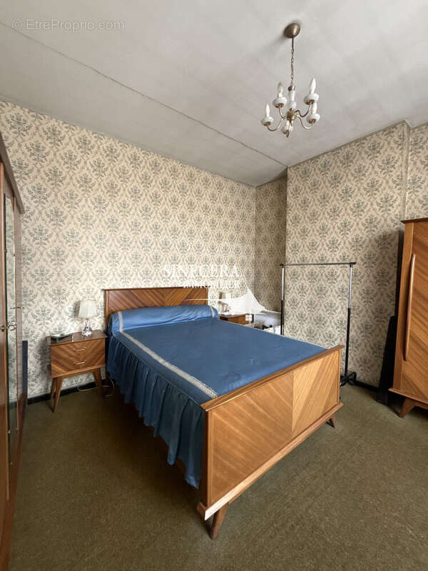 Appartement à SALLES