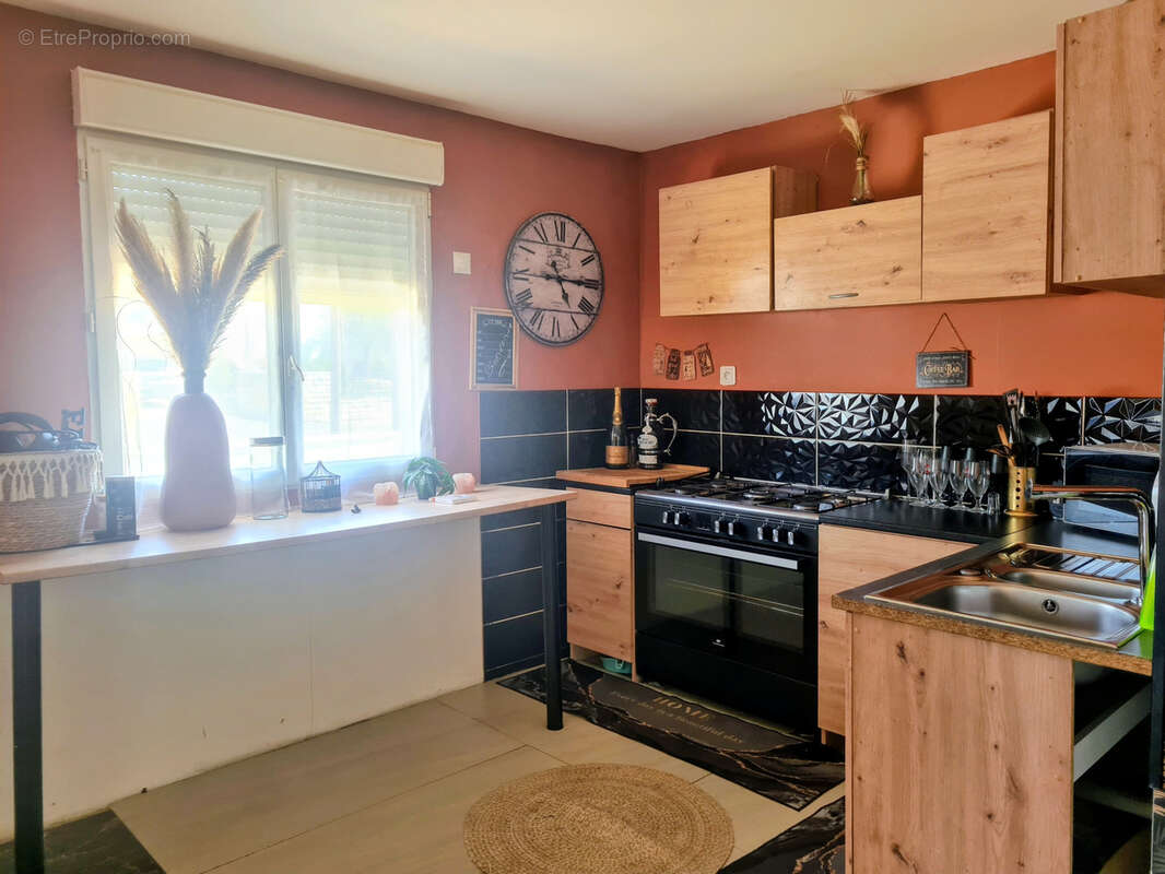 Nevers pavillon t.5  124 m2 hab. sur 1472 m2 - photo 3