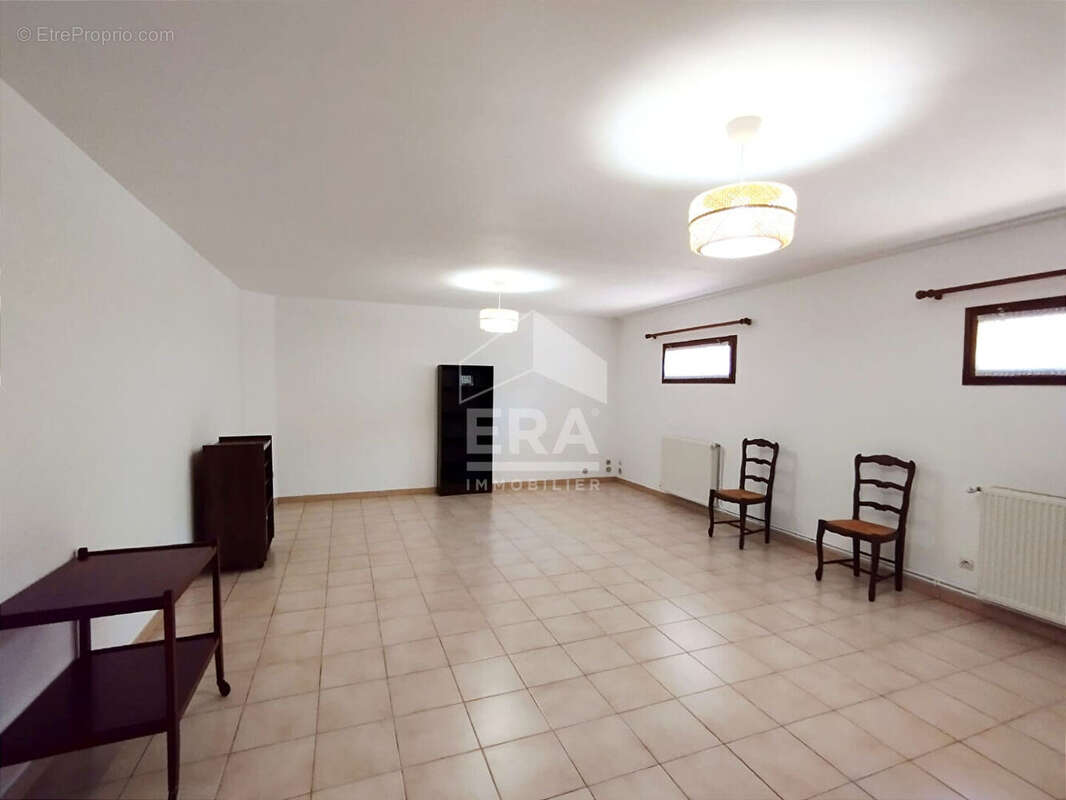 Rare sur le secteur : vaste maison avec deux parties habitations - photo 16