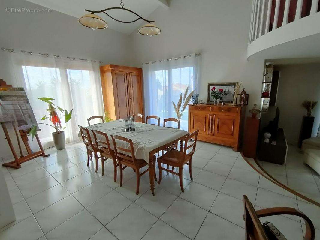 Maison à SAINT-LAURENT-SUR-SEVRE