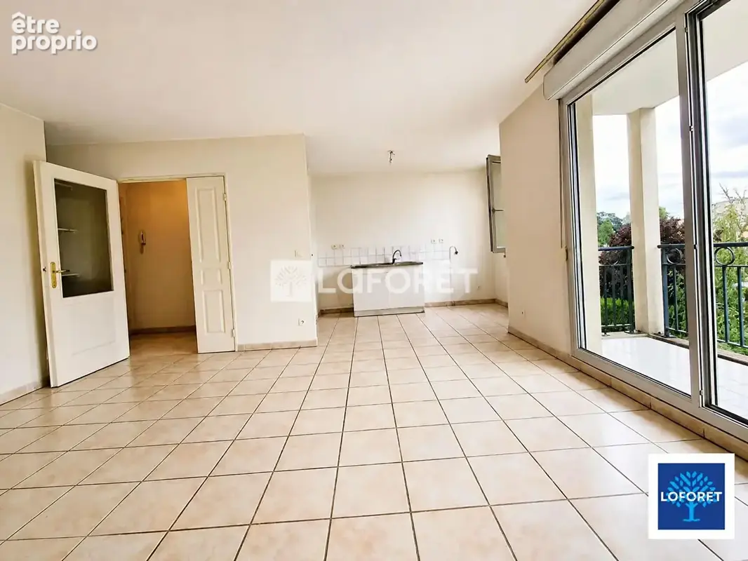 Oullins centre, t2 avec balcon et garage - photo 2