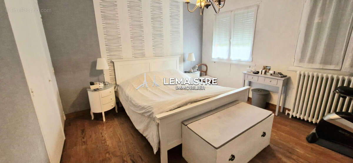 Maison à vendre - Yvetot - Quartier du Fay - 160 m² - 5 chambres - Sous-sol complet - Terrain 1535 m² - photo 8