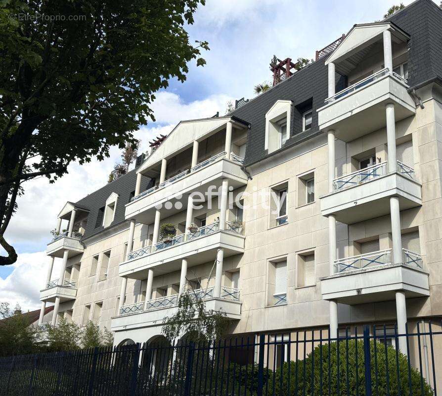 Appartement à SAINT-MAUR-DES-FOSSES