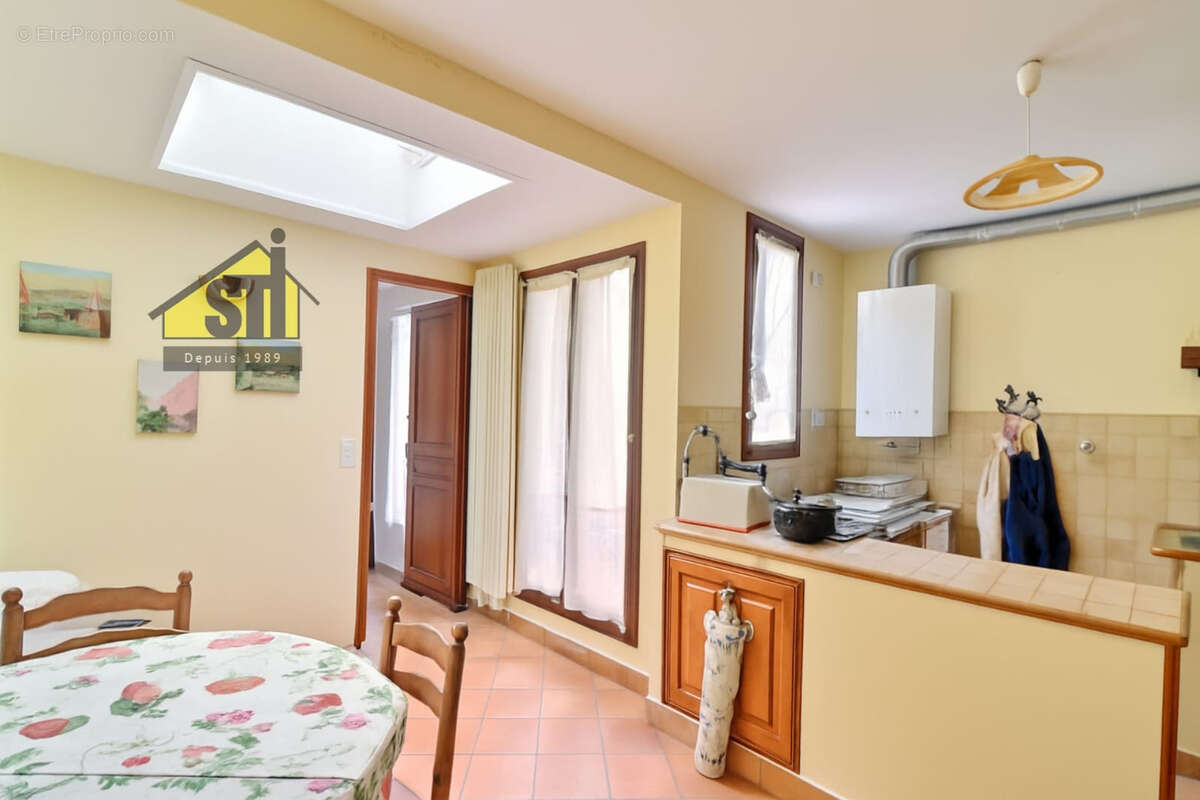 Appartement à PARIS-14E