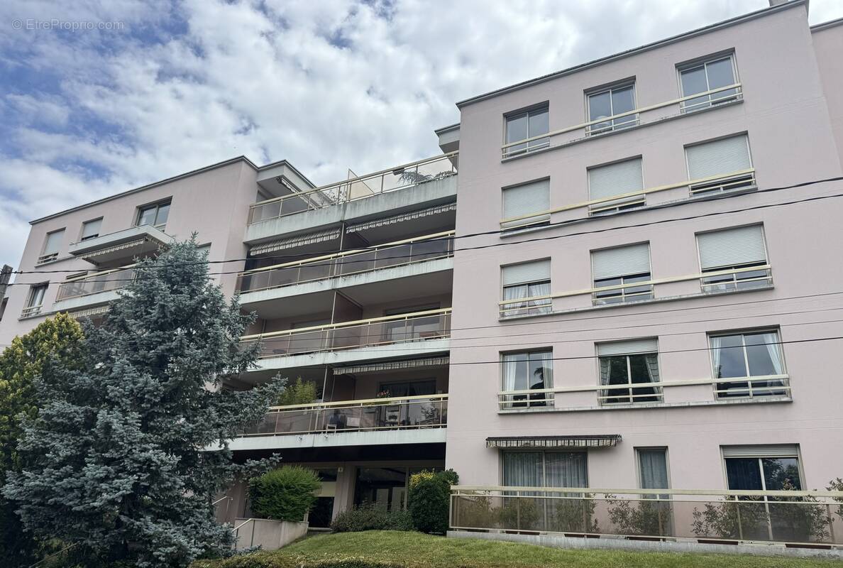 Appartement à TASSIN-LA-DEMI-LUNE