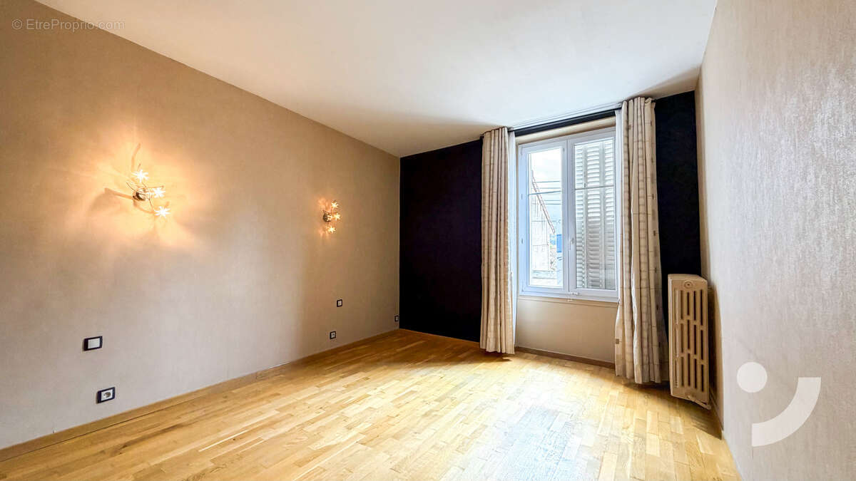 Maison à DAMERY