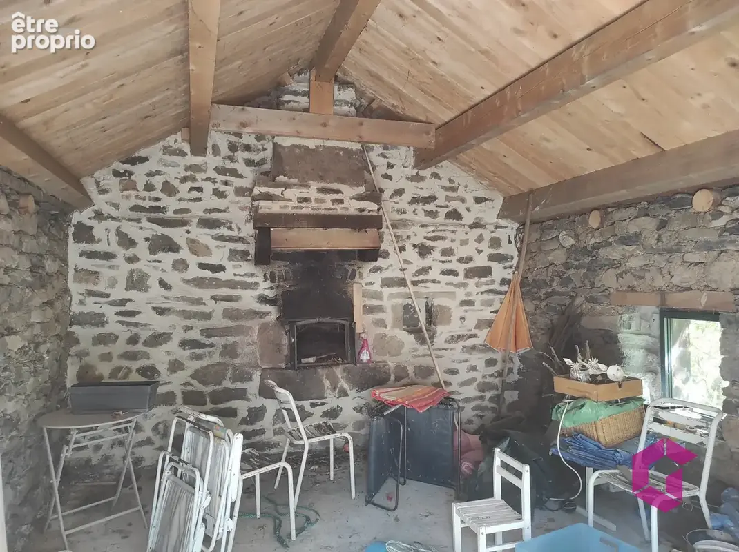 Ancienne ferme en pierres rénovée sur grand terrain. - photo 23
