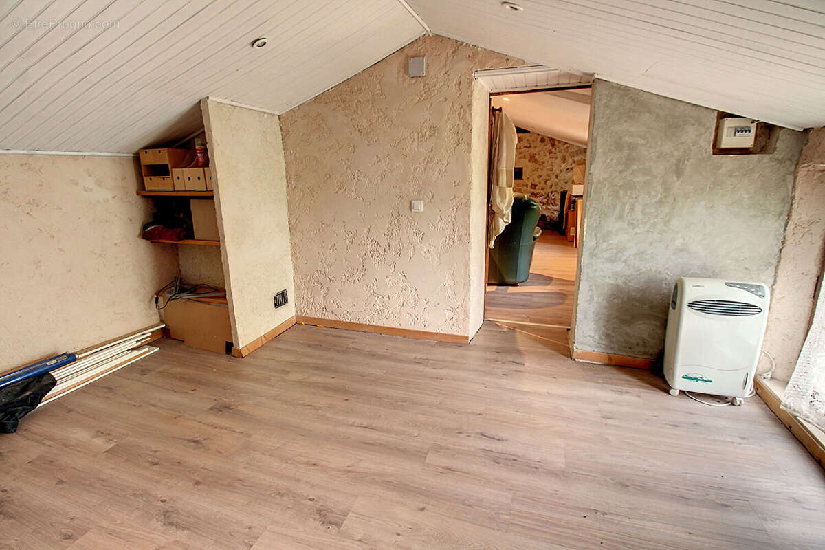 Maison à VILLECROZE