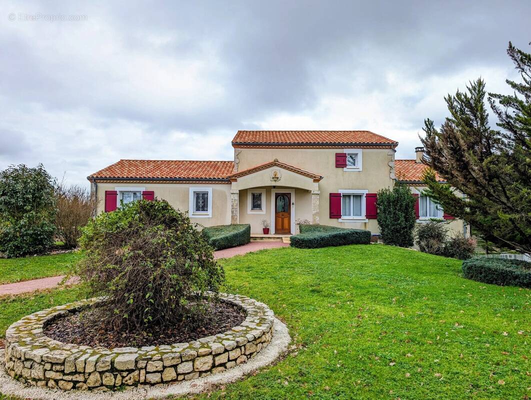 Maison à HAUTEFAGE-LA-TOUR