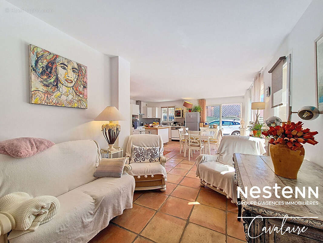 Villa 5 pièces de 143 m2 avec piscine à Cogolin - photo 10