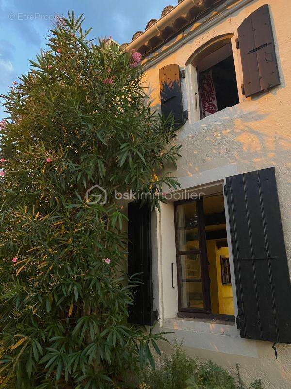 Maison à MONTSERET