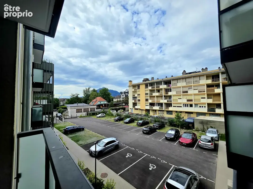 Cluses 74300, t3 tres recent avec balcon et 2 parkins prives - photo 6