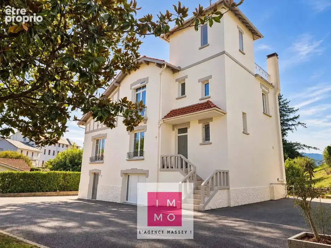 Maison de caractère aux beaux volumes – 143 m² – Lourdes - photo 2