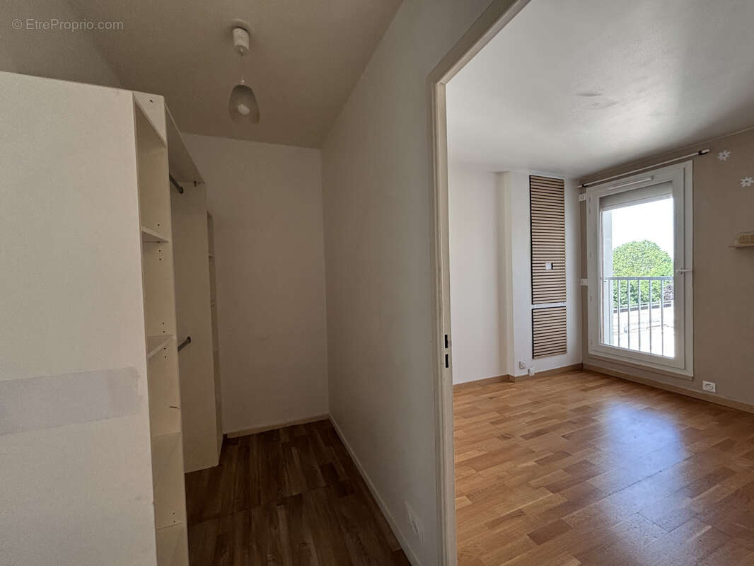 Appartement à SARTROUVILLE