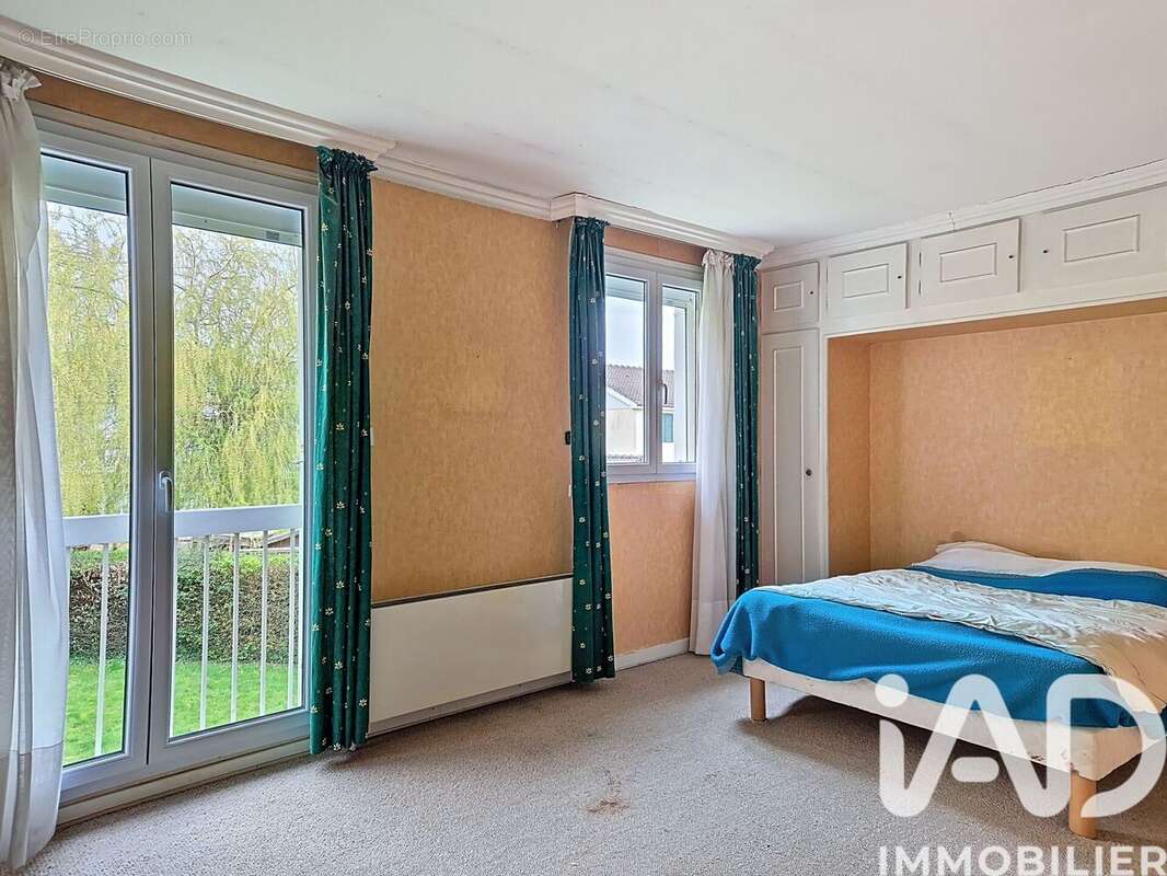 Photo 9 - Maison à LE MESNIL-SAINT-DENIS