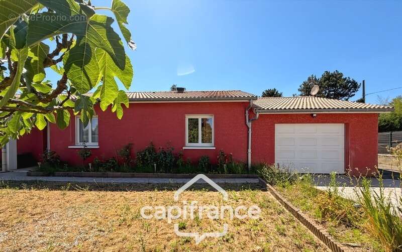 Maison à vendre  de plain-pied avec 6 pièces à SAINT UZE (26) - photo 2