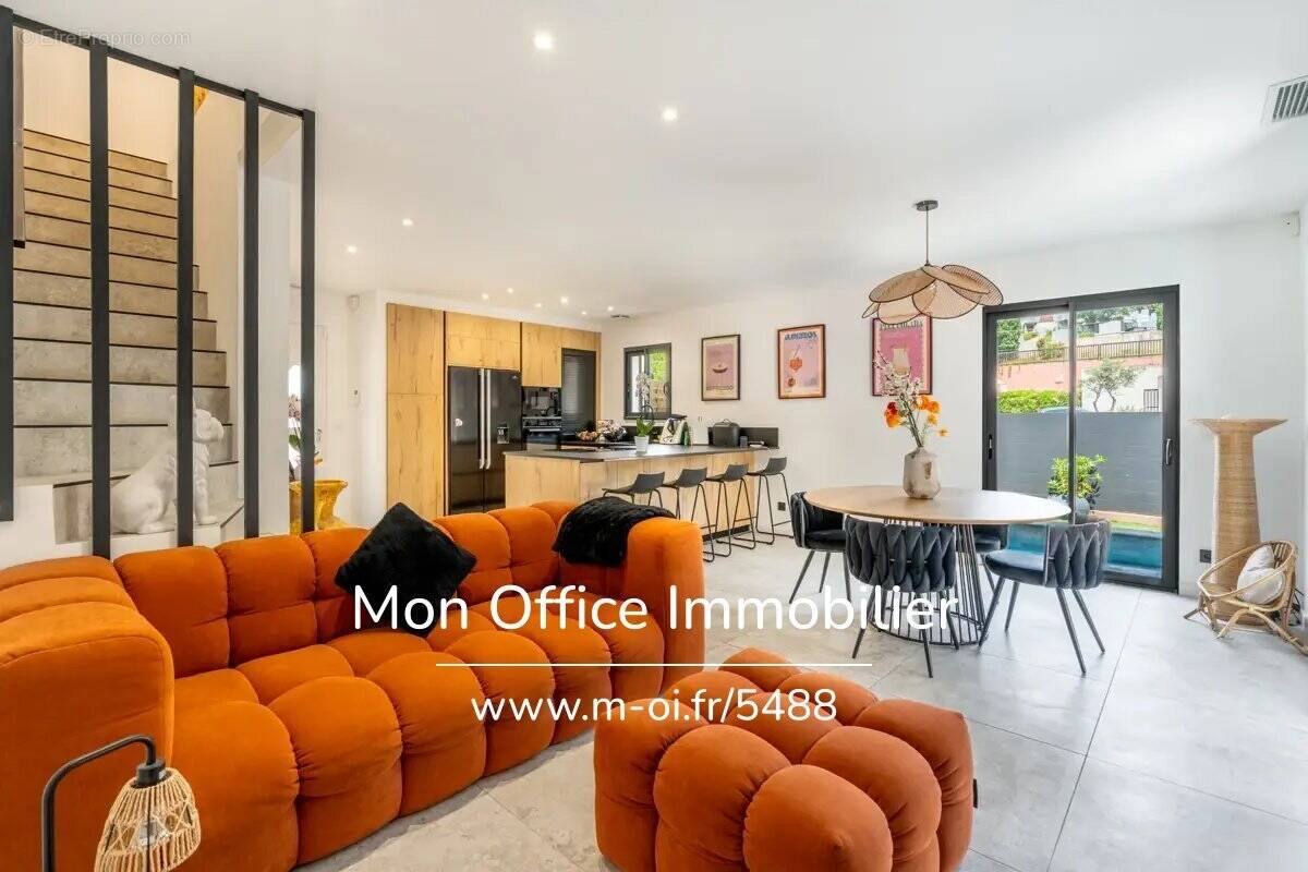 Maison à SAINT-CYR-SUR-MER