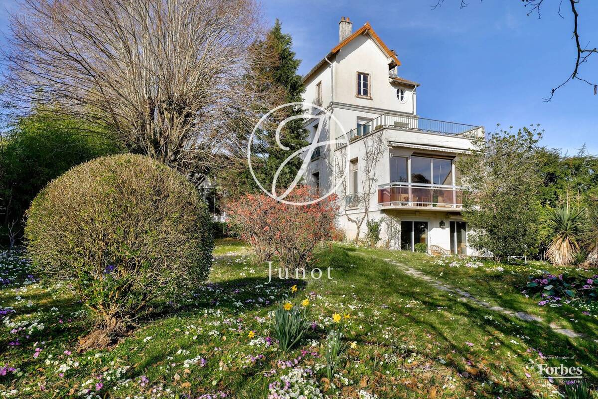 Maison à GARCHES