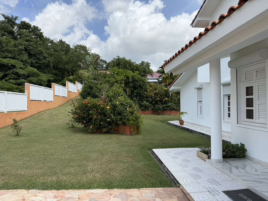 Maison à SCHOELCHER