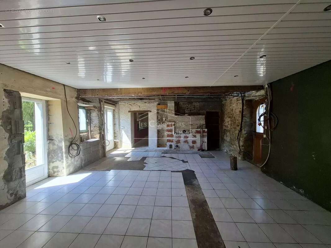 en exclusivité longère en pierre DONGES - photo 8