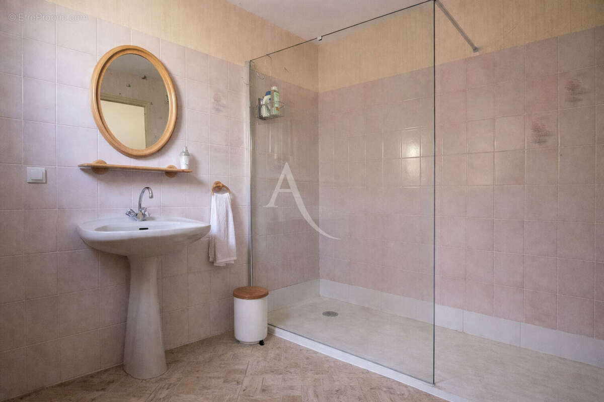 Maison à BAINS-SUR-OUST