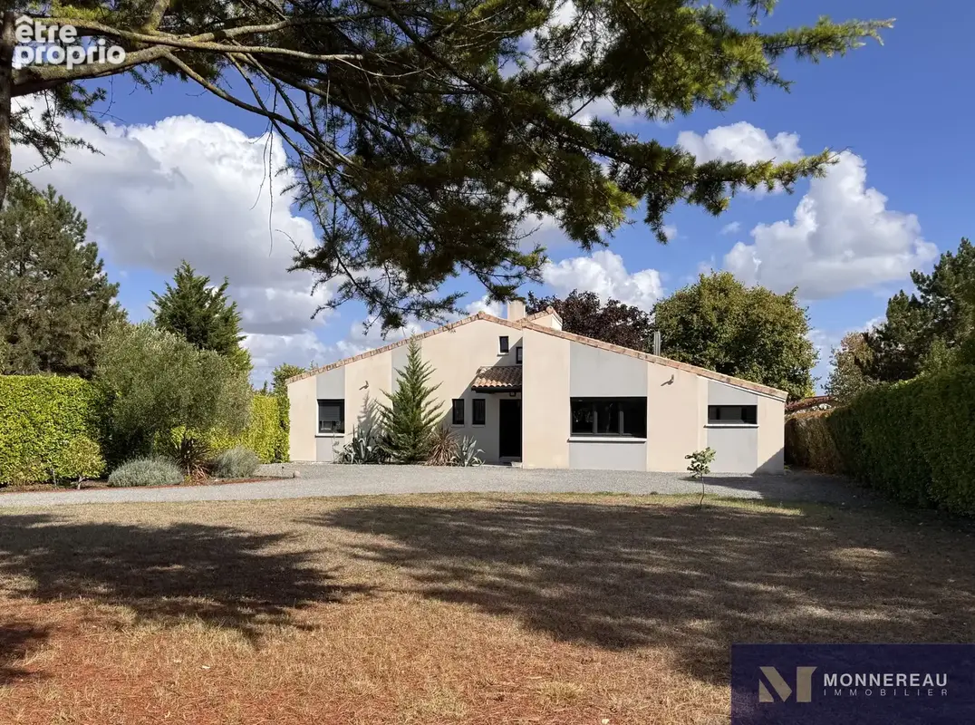 Maison à BARBEZIEUX-SAINT-HILAIRE