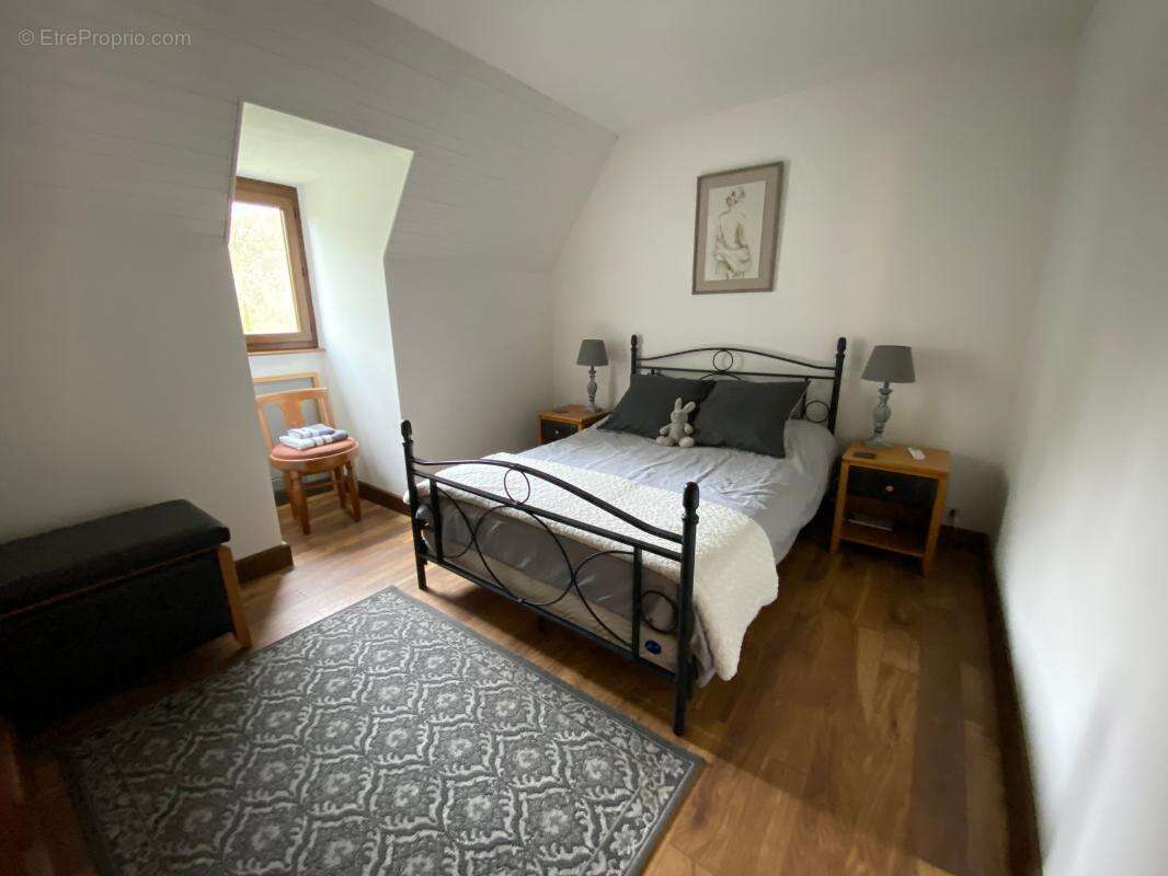 Maison à MAUZAC-ET-GRAND-CASTANG